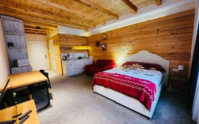 GUDAURI-SUITE-222