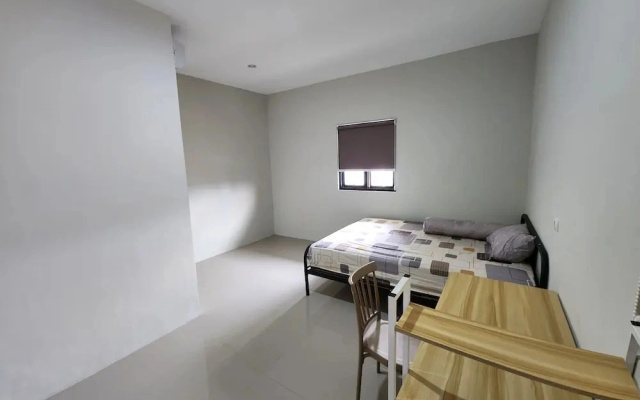 OYO 95107 Green Homestay Near Ubaya