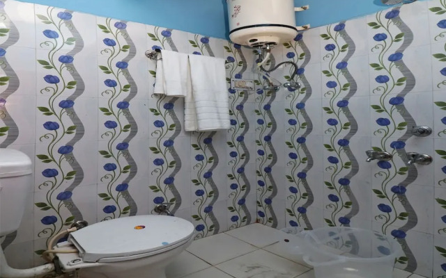 OYO 13922 Hill View 2BHK Kempty Fall