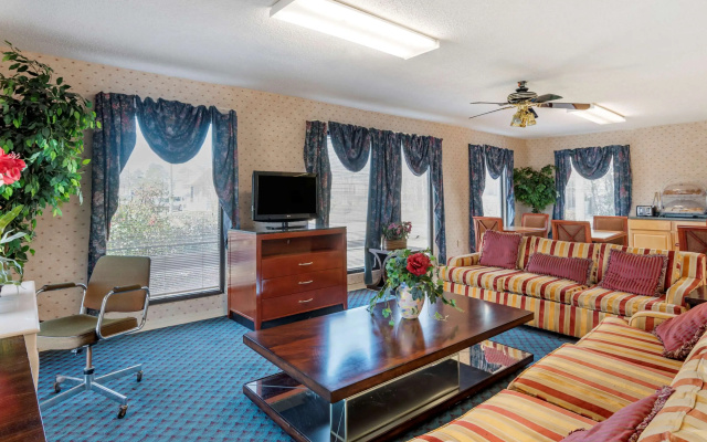 Econo Lodge Pearl - Jackson