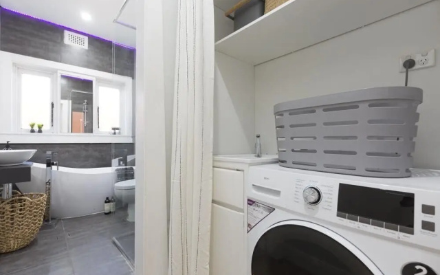 2 Bedroom Apt In Bondi Junction With Parking