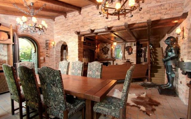Red Bishop Villa