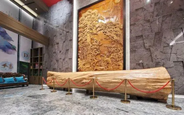 Chuxiong Dongbao Hotel