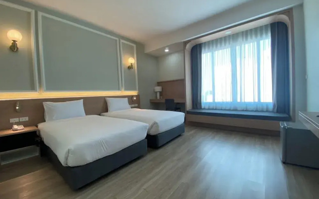 Mayflower Grande Suite Hotel