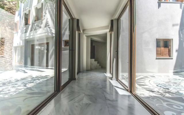 Apollon Library Suites