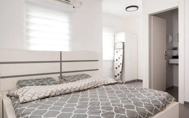 Amazing APT Bat-Yam Near Beach