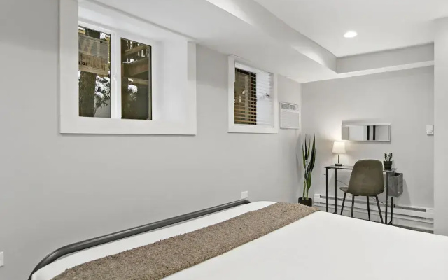 Perfectly Designed 1BR - Barry GA