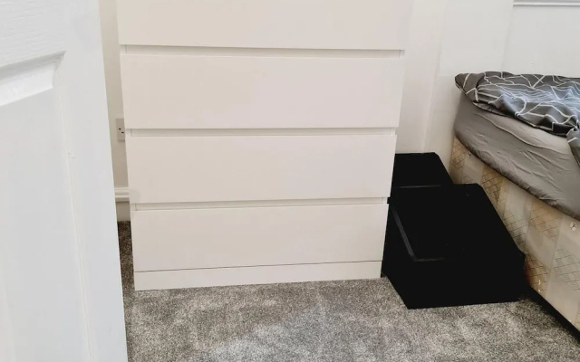 Sleek 2BD Flat Centrally Located in Glasgow