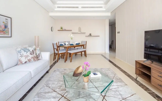Impressive 2BR Loft W/ Study In Downtown Dubai