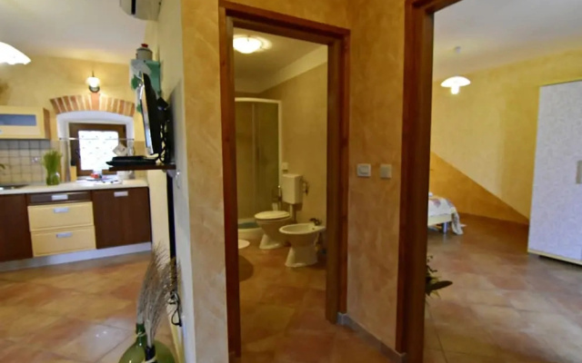 Lovely Ground-floor Flat With Shared Pool in Tar