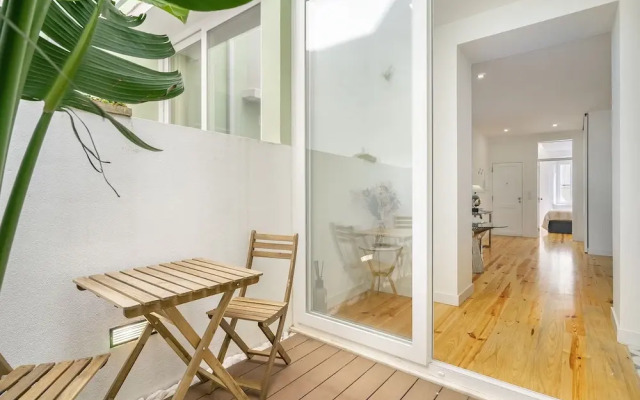 Chic 1-Bed W/ Patio Perfect To Explore Lisbon