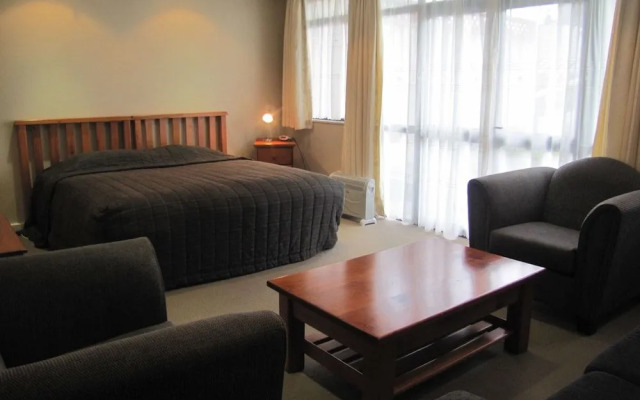 Aotea Lodge