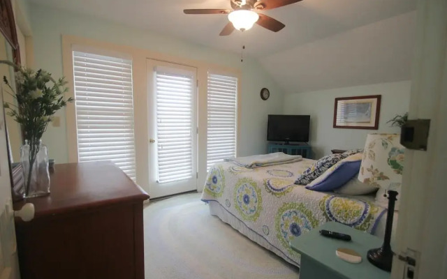 3314 Highland Ave. 4 Bedroom Home by RedAwning