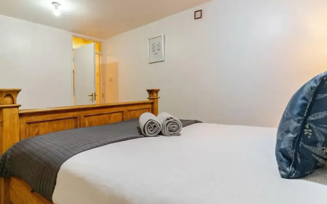 Cozy 4-bed Room Apartments in Birmingham