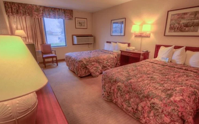 Days Inn Maplewood Hotel And Conference Center