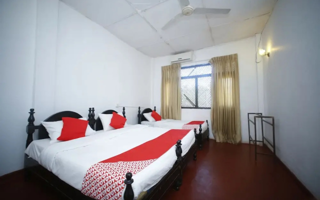 OYO 294 Nilaveli Corridor Hotel