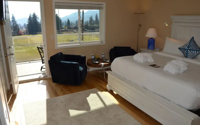 Salish Bed & Breakfast and Spa
