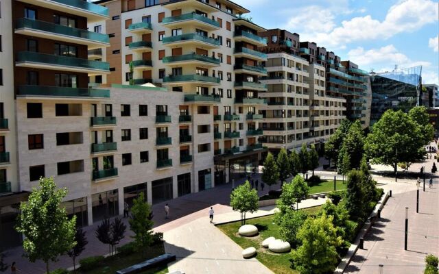 Отель Sun Resort Apartments Венгрия, Будапешт - 5 отзывов об отеле, цены и фото номеров - забронировать отель Sun Resort Apartments онлайн вид на фасад