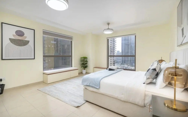Modern Three Bed Apartment Parking Pool