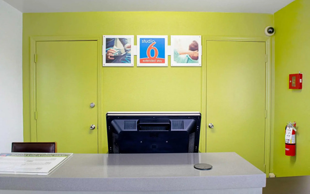 Studio Lodge Springdale Cincinnati