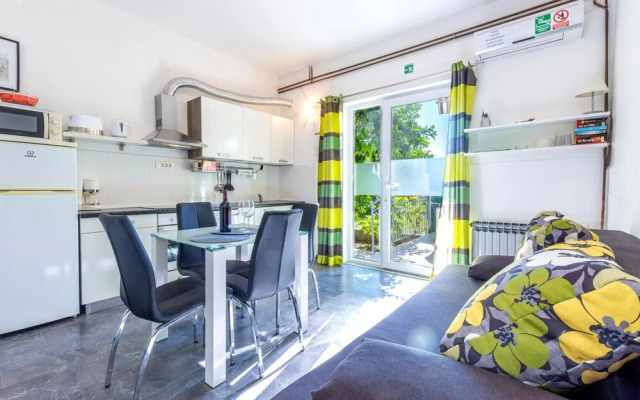 Nice Home in Kastel Stari With Wifi and 1 Bedrooms