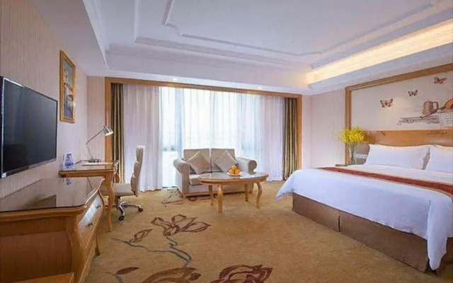 Vienna Hotel (Guangzhou Baiyun Airport Zhongluotan)