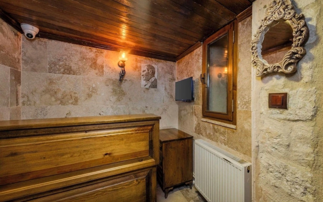 Zula Cave House