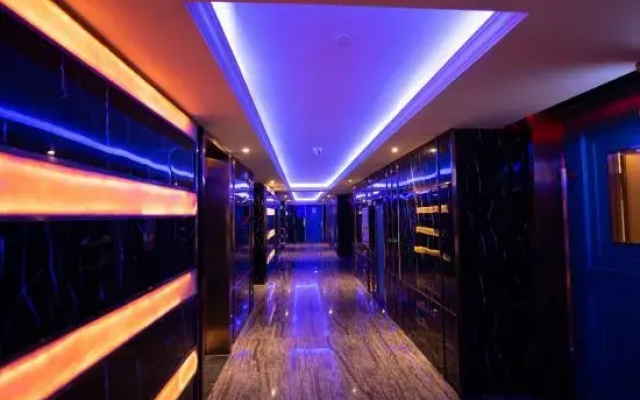 ELong Xicheng International Hotel (Chengmai Qianqiu Square)