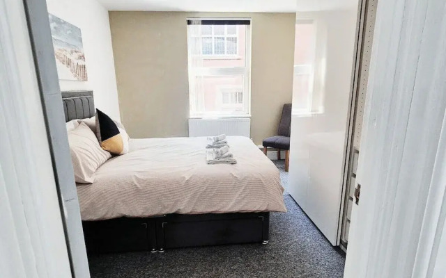 Stylish & Modern 2BR Flat