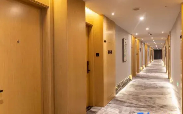 Huzhou Panting Hotel (China Zhili Children's Wear City)