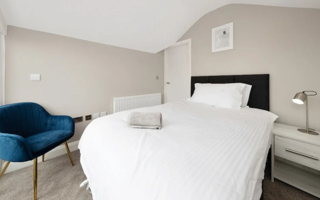 2 Bedroom Apartment near Town Center