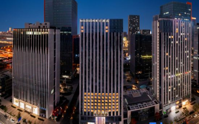 Madison Hotel (East Square Zhengzhou East Railway Station)