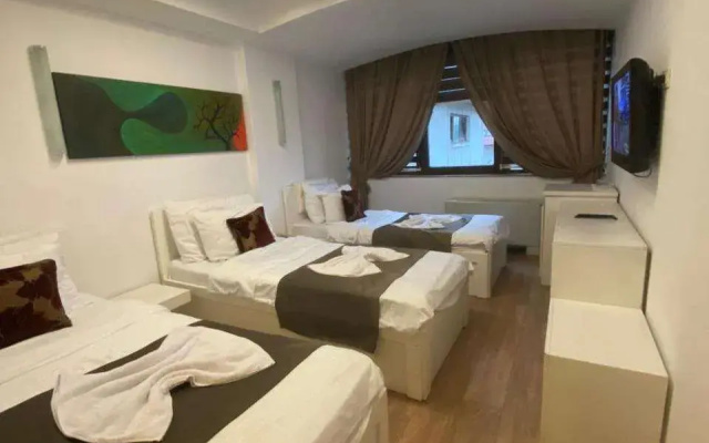 Hotel Theranda