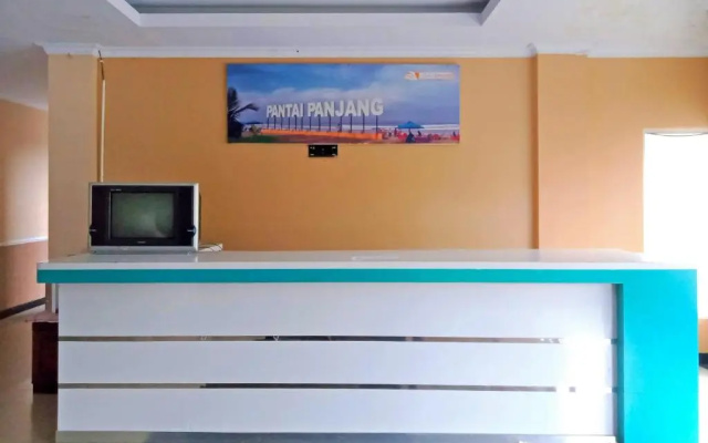 OYO 91876 Hotel Putri Gading 2