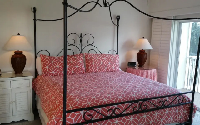 Olde Marco Inn 401