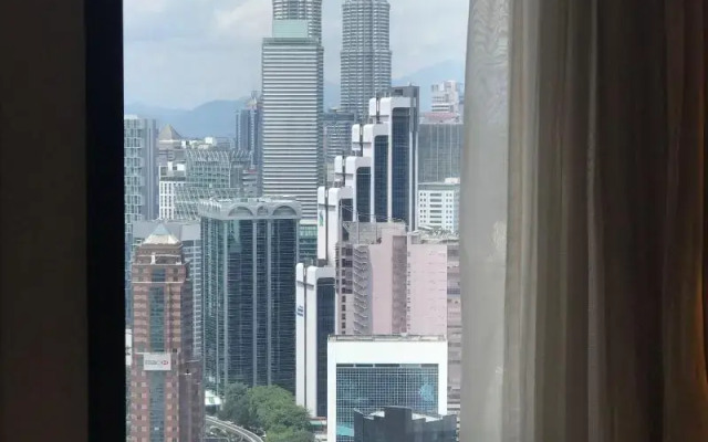 Raintree Service Suite At Times Square Kl