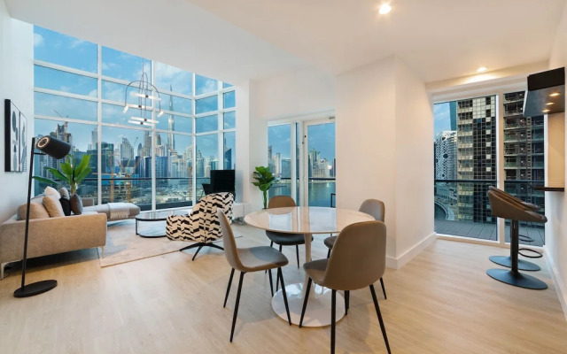 Maison Privee - Spectacular Duplex Apt w/ Canal views