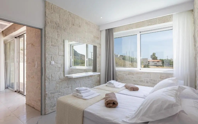 Mythos apartments
