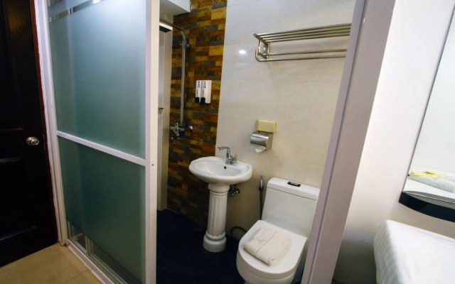 JJ Midcity Inn