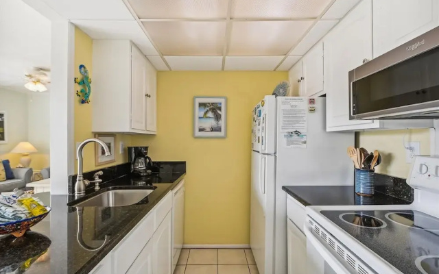 Sandpiper Cove 2041 1 Bedroom Condo by RedAwning