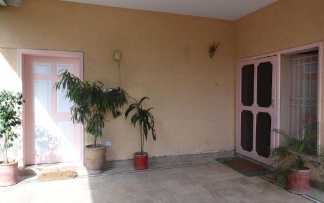 Milton Guesthouse in Islamabad, Pakistan from 26$, photos, reviews - zenhotels.com hotel front