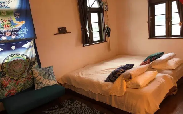 Sansaro Cafe & Guest House