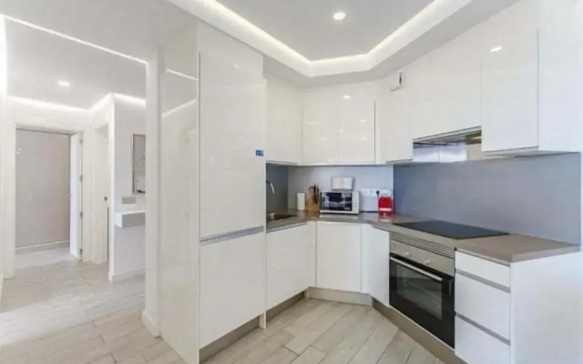 Ocean Garden 2BR Apartment Heated Pool Parking