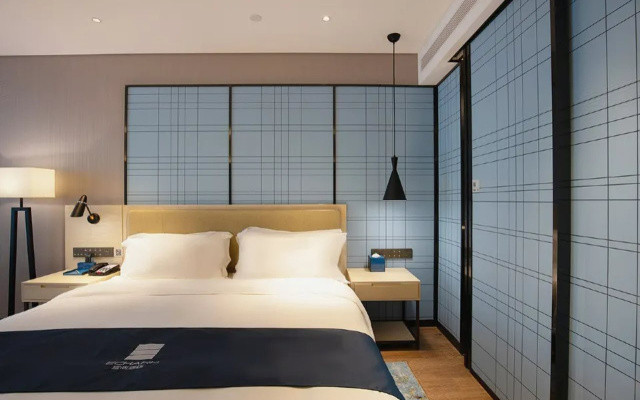 Echarm Hotel (Jinzhai Wuxing Street Guihua Park Store)