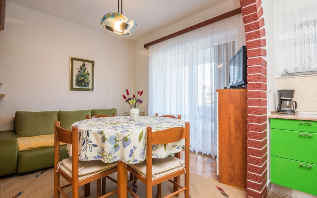 Beachfront Apartment Liveri 4