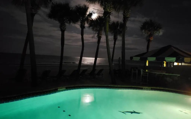 Flamingo Inn Beachfront
