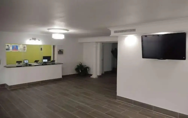 Stay Inn & Suites