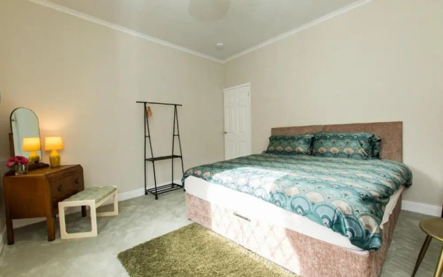 Captivating 2-bed House in Chesterfield