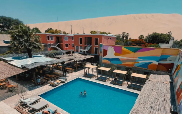 Viajero Huacachina Hostel