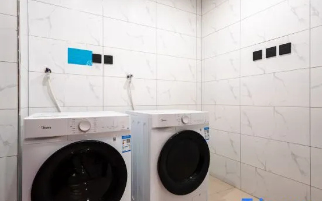 VX Hotel (Beijing Daxing District Wufutang Subway Station Zhongke E-commerce Valley)